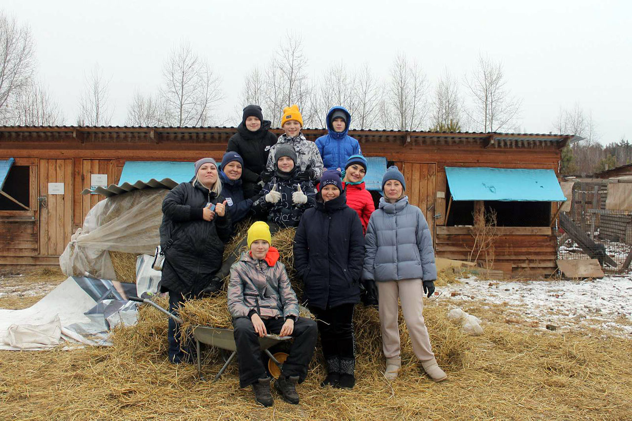 Юные волонтеры в приюте «Мокрый нос»
